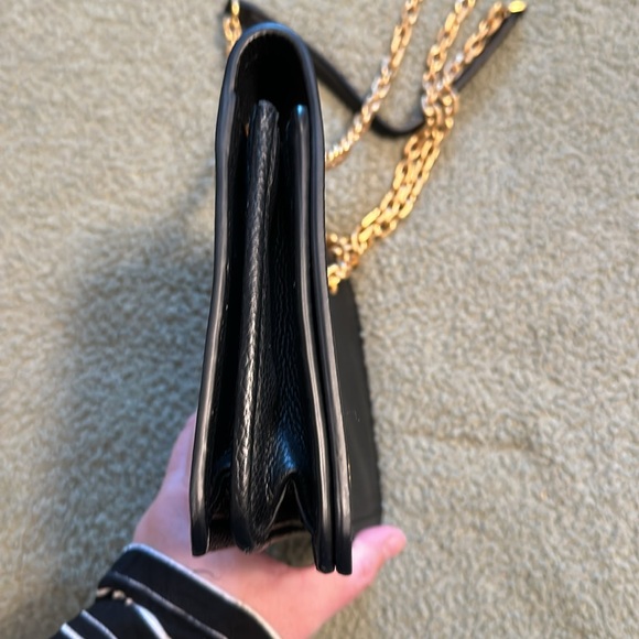 Tory Burch Carson Convertible Shoulder/Crossbody Bag - Picture 11 of 16